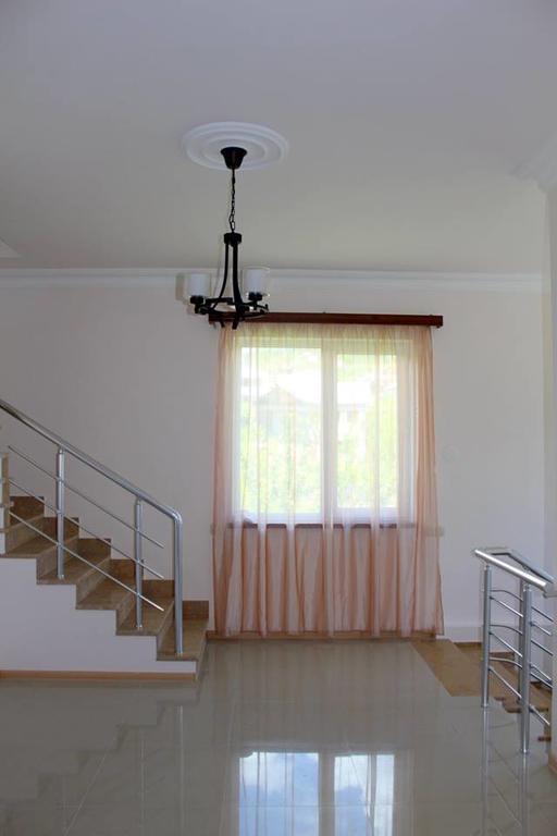 Family & Friends Guest House Dilisan Kültér fotó