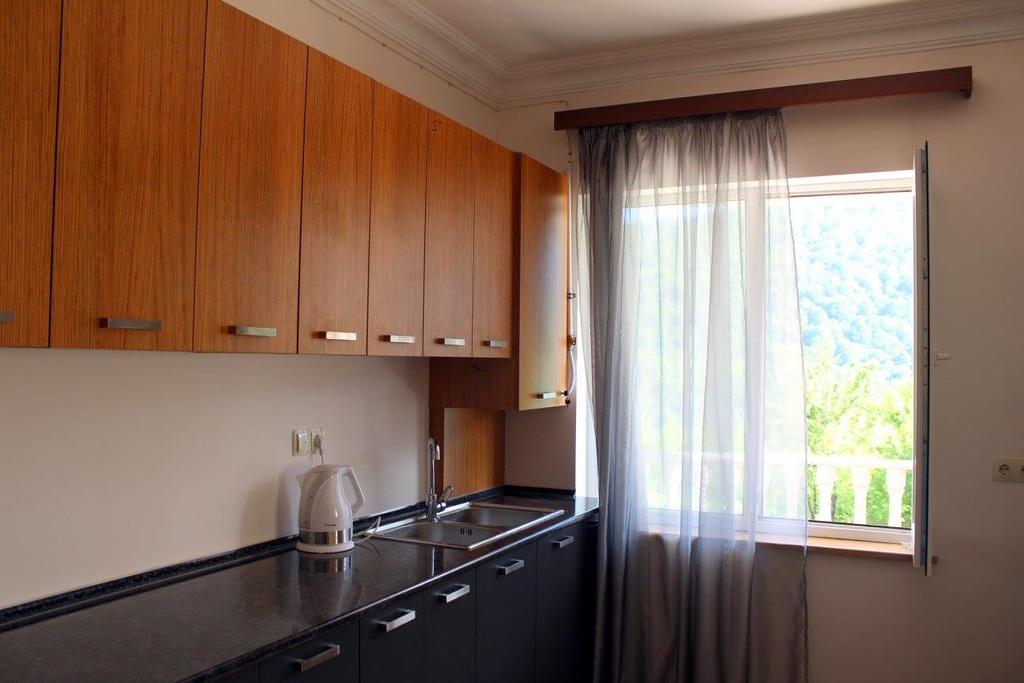 Family & Friends Guest House Dilisan Kültér fotó