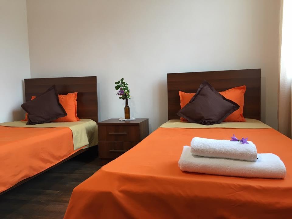 Family & Friends Guest House Dilisan Kültér fotó